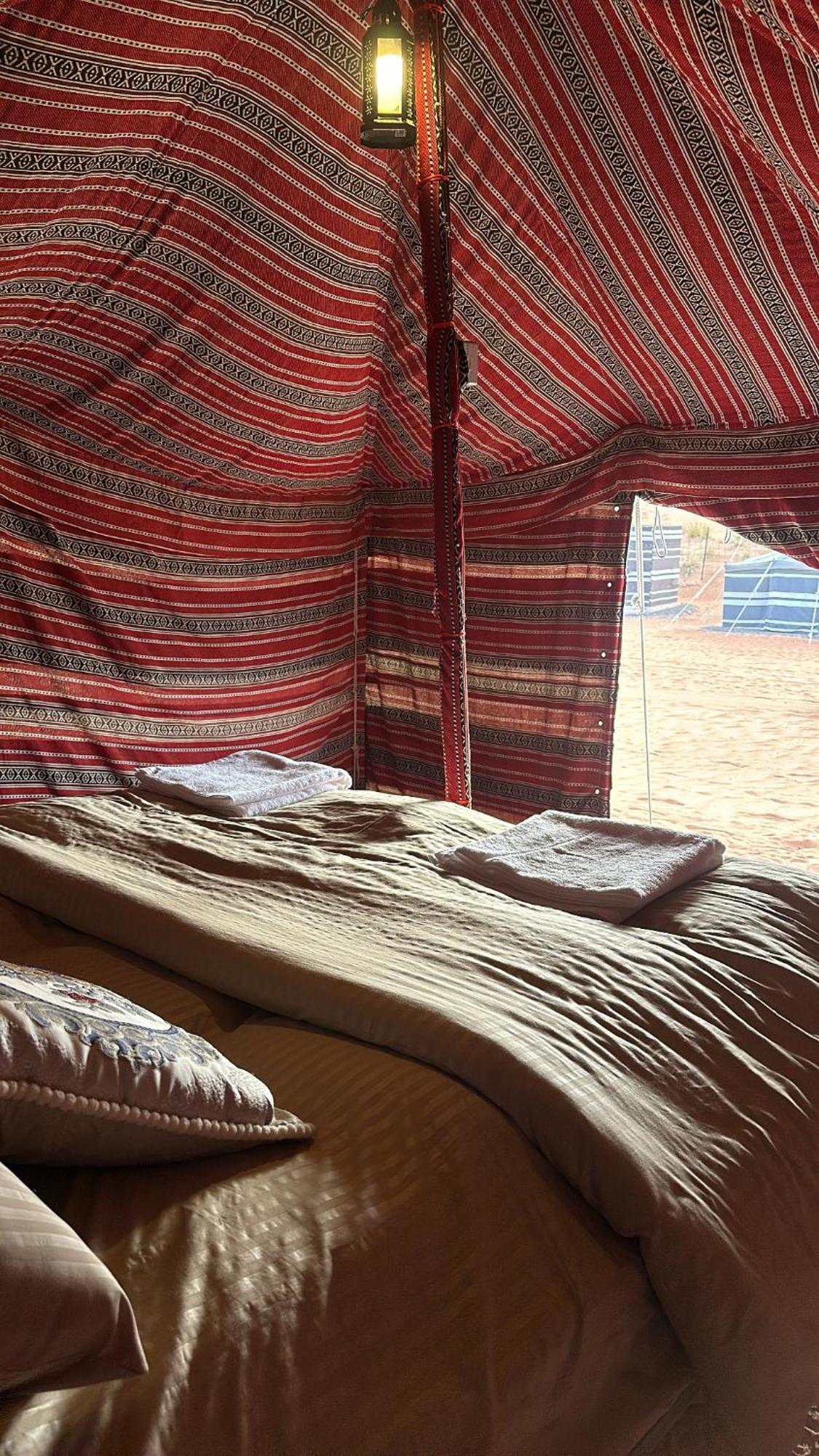 Authentic Desert Camp - Luxury tent *